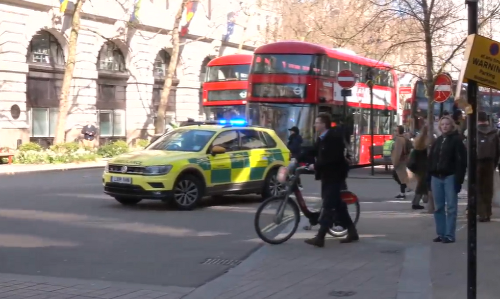 u200bFootage of officers approaching the scene