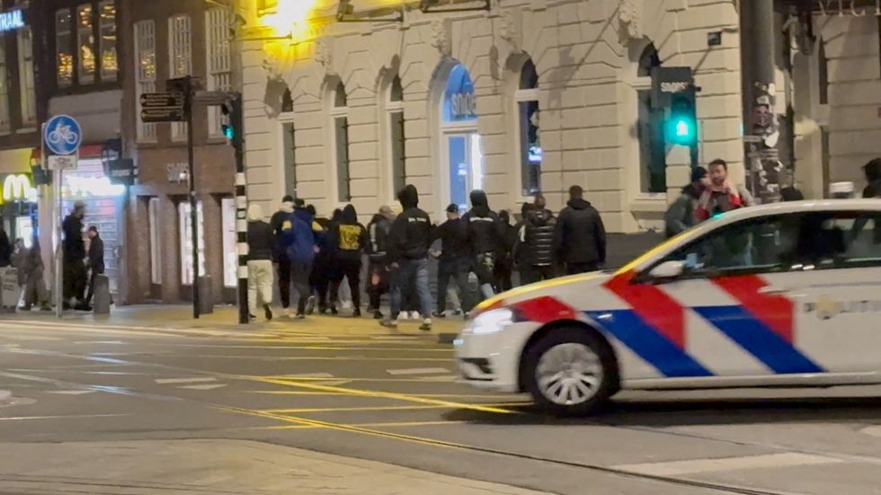 u200bIsraeli football supporters and Dutch youth clash near Amsterdam Central station