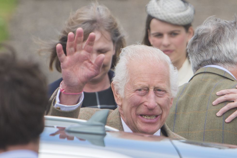 u200bKing Charles III waves to wellwishers