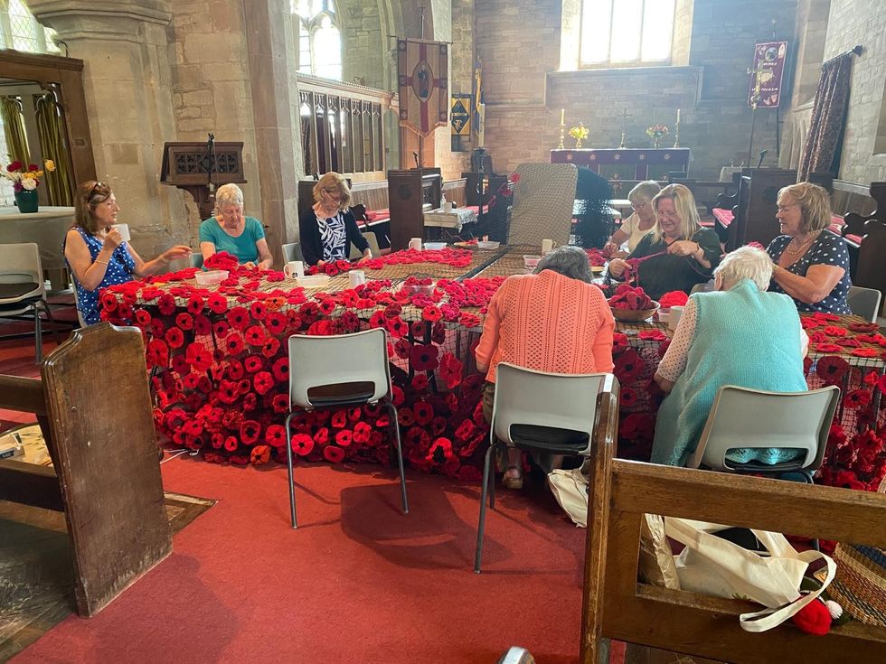 \u200bMore than 6,200 poppies have been knitted by the people of Inkberrow