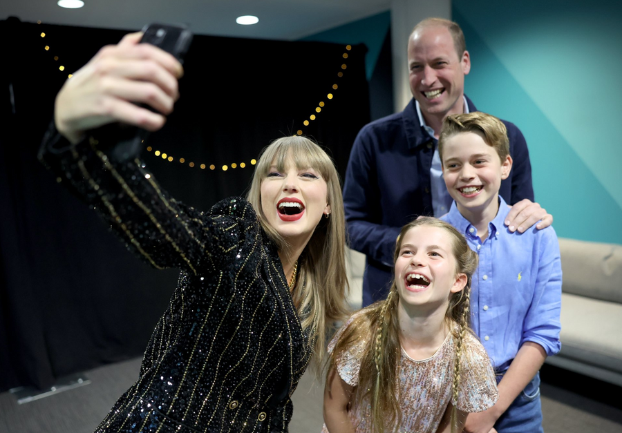 \u200bPrince George and Prince Charlotte posed for a photo with Taylor Swift after they watched her at Wembley Arena