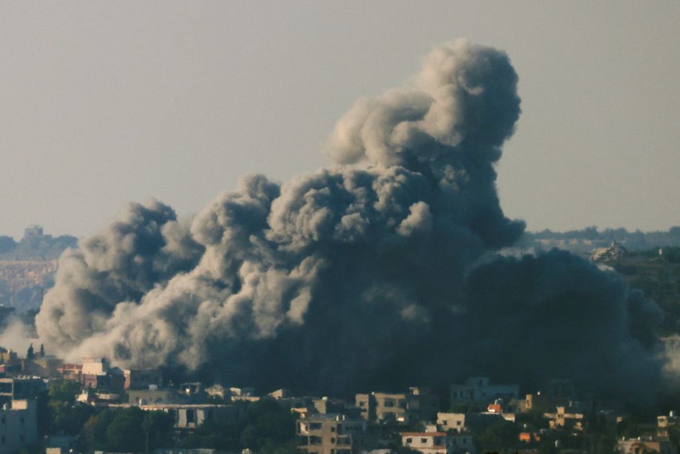 u200bSmoke billows after Israeli Air Force air strikes in southern Lebanon villages