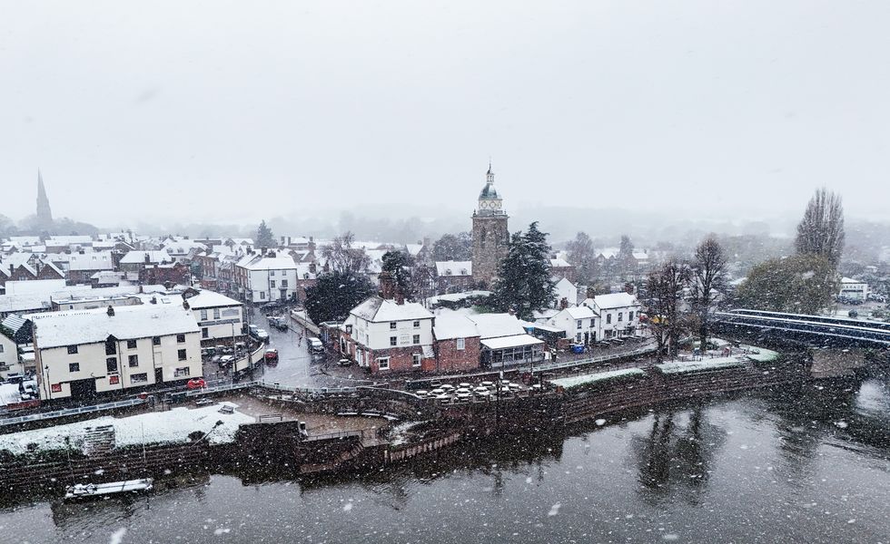 u200bSnow falling in Upton-upon-Severn in Worcestershire