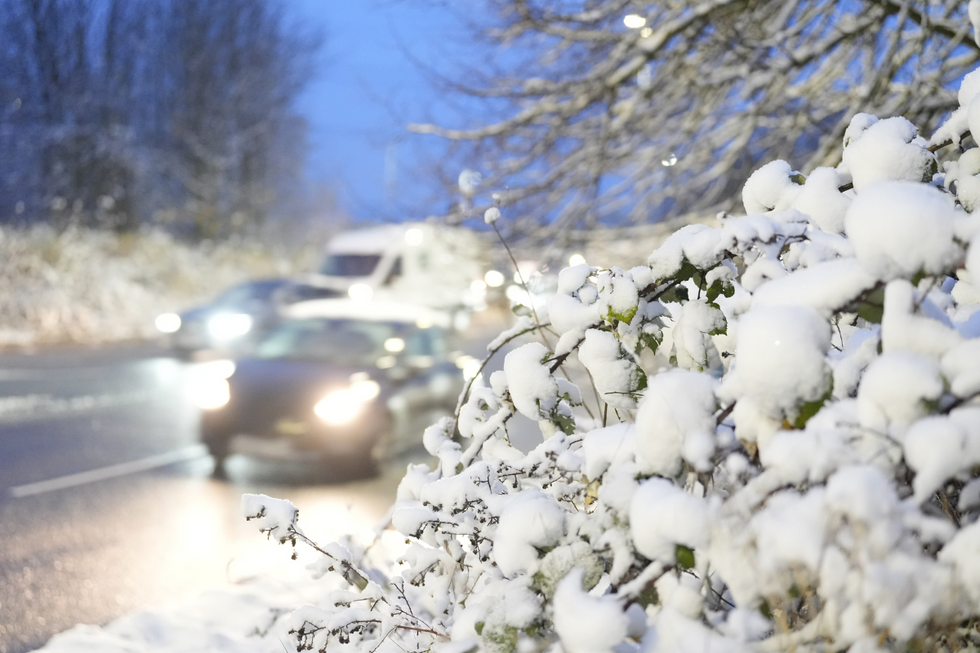 u200bSnowy conditions in Carr Gate, West Yorkshire