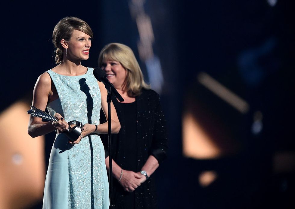 \u200bTaylor Swift and her mother Andrea, pictured in 2015