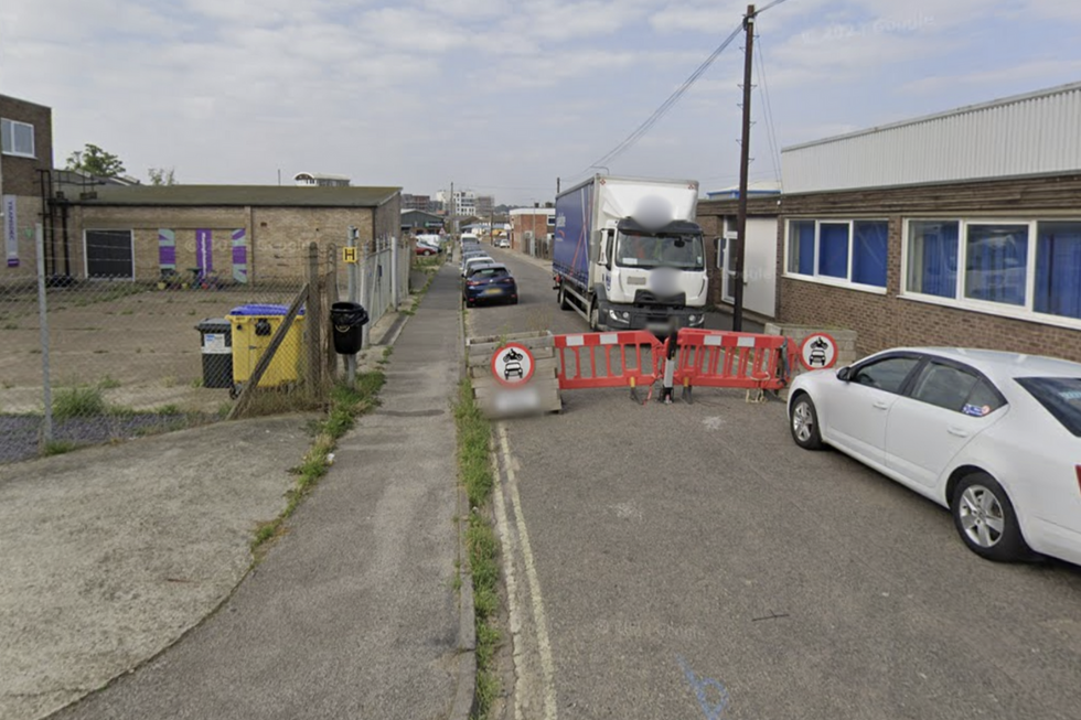 u200bThe barrier near the junction of Cavendish Street and White Elm Street