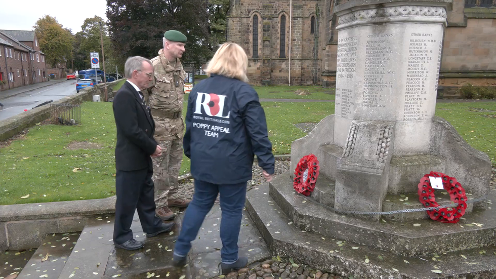 u200bThe poppy represents those who lost their lives on active service