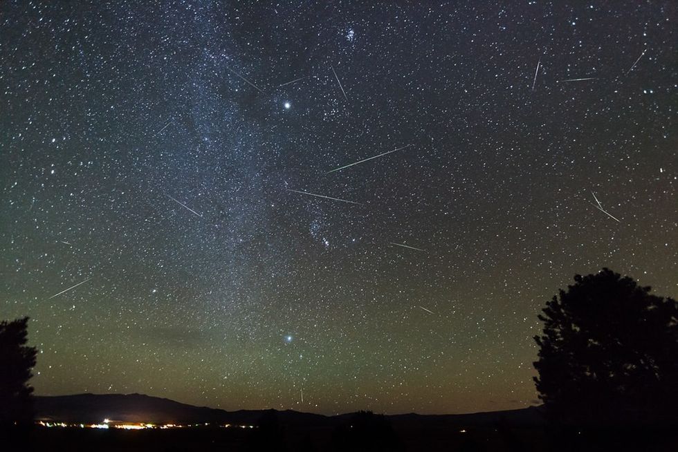 Hundreds of shooting stars to light up night sky - Where in UK to see ...