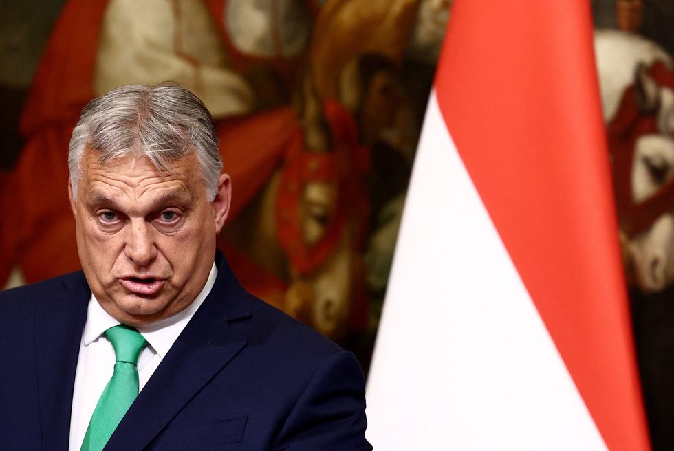 Viktor Orban in schrecklichen Autounfall verwickelt, bei dem Polizist ums Leben kam