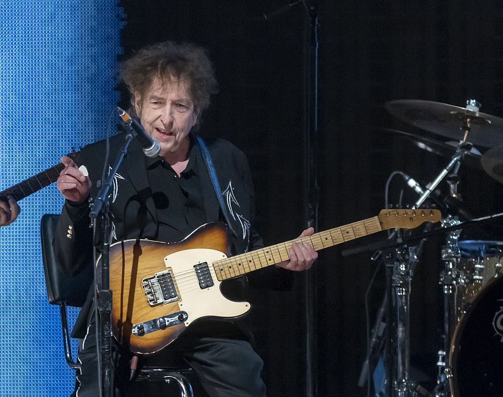 Bob Dylan, 82, issues brilliant response to heckler who yelled 'play  something we know' at recent gig