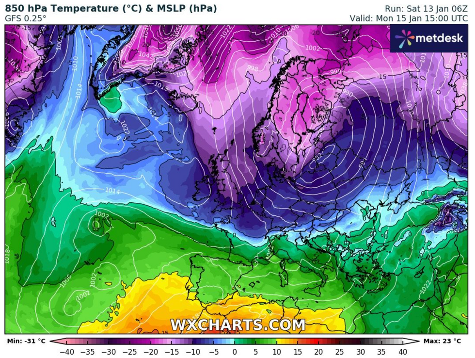 Uk Snow Forecast Jaws Of The Arctic Have Opened As Arctic Blast Sends Temperatures Plunging 5335