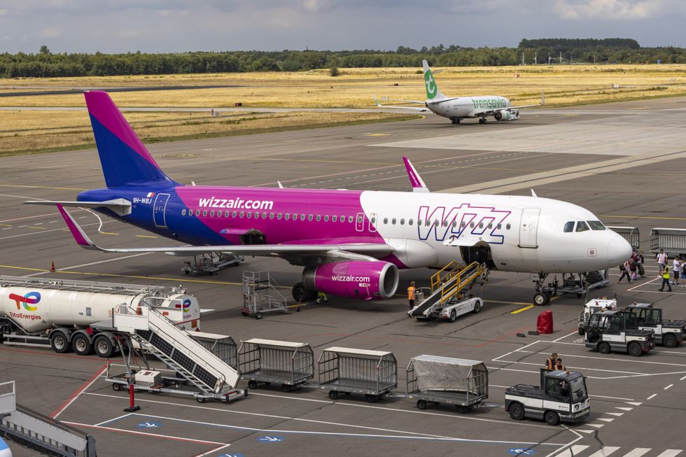 wizz air plane 